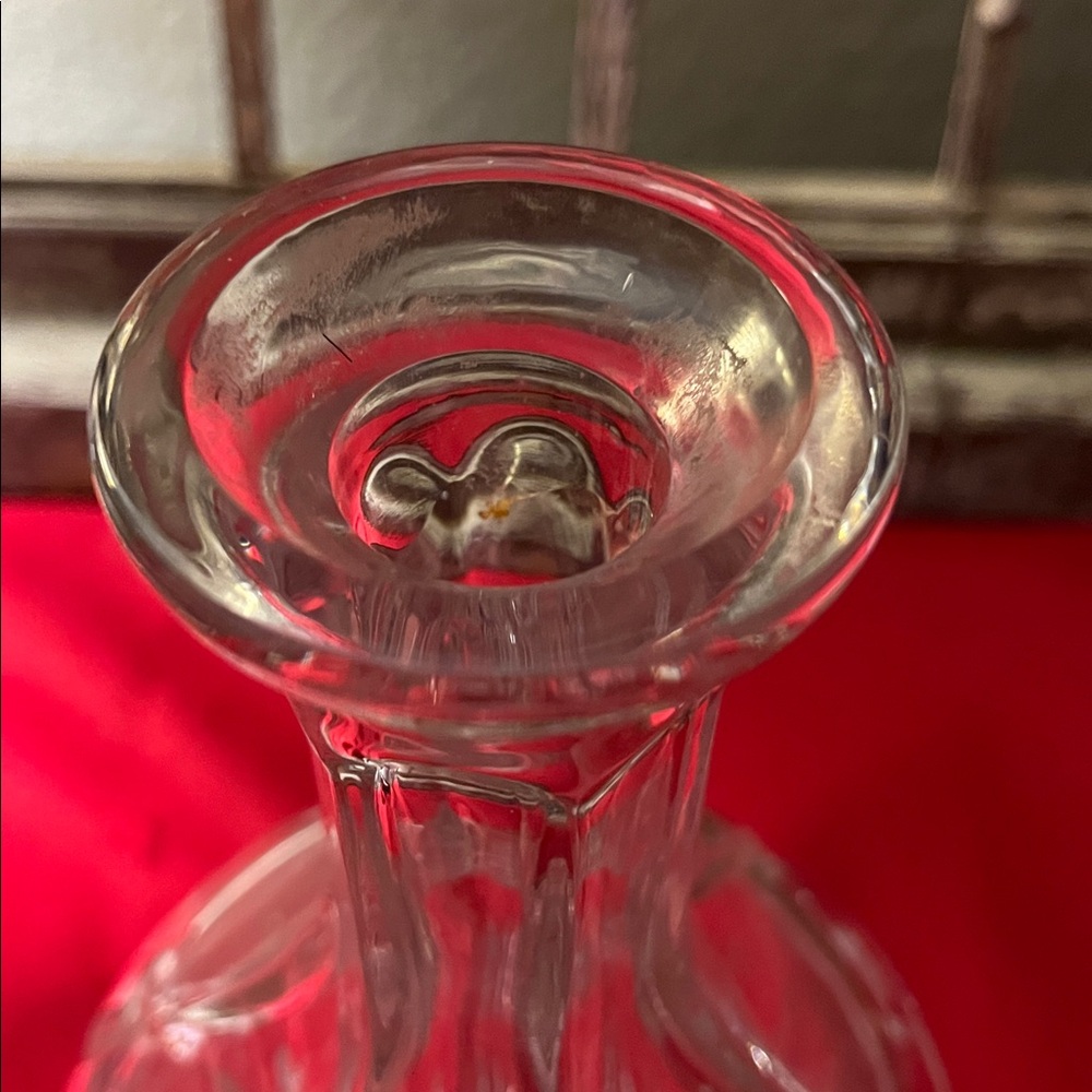 Elegant Crystal Decanter with Stopper,Vintage - Picture 5 of 7